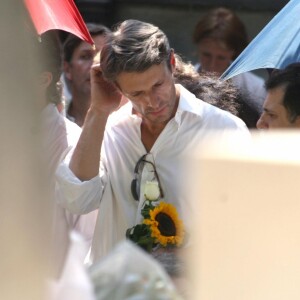 Lambert Wilson aux obsèques de Marie Trintignant au Père Lachaise, le 6 août 2003.