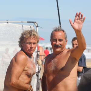 Franck Dubosc et Antoine Duléry sur le tournage de "Camping 3" à Biscarosse le 25 août 2015