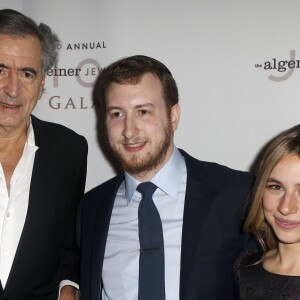 Exclusif - Bernard-Henri Lévy avec Dovid Efune lors du 3e gala Algemeiner Jewish 100 au Gotham Hall à New York, le 28 mars 2016. BHL s'est vu décerner lors de cet événement le prix Warrior of Truth Award au regard de son combat contre l'antisémitisme.