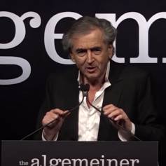 Discours de Bernard-Henri Lévy lors du 3e gala Algemeiner Jewish 100, le 28 mars 2016 à New York, au cours duquel il a reçu le prix Warrior of Truth Award.