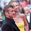 Charlize Theron et  Sean Penn - Montée des marches du film "Mad Max : Fury Road" lors du 68e Festival International du Film de Cannes le 14 mai 2015.
