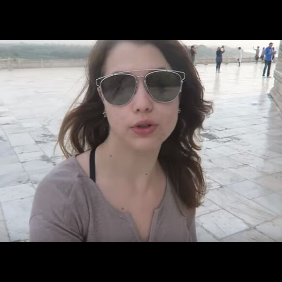 EnjoyPhoenix en Inde, elle partage son voyage à travers des Vlogs