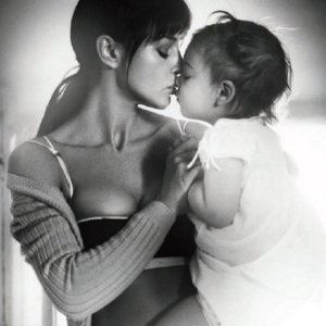 Monica Bellucci avec sa fille (photo postée le 17 avril 2016)