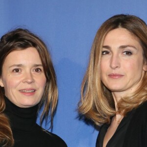 Caroline Proust et Julie Gayet à la cérémonie d'ouverture de la 7e édition du festival "Séries Mania" au Grand Rex à Paris le 15 avril 2016 © CVS / Bestimage