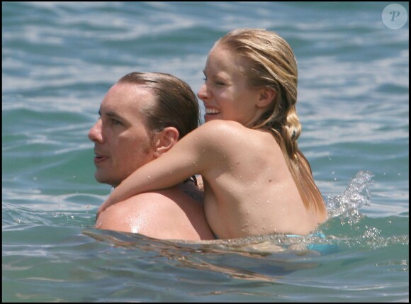 Dax Shepard et Kristen Bell en vacances à Hawaï le 18 juin 2009