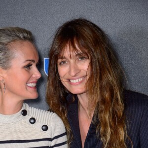 Laeticia Hallyday et Caroline de Maigret - Avant-première du film "Mon Roi" au cinéma Gaumont Capucines à Paris, le 12 octobre 2015.