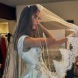 Photo de Nicole Trunfio en robe de mariée publiée le 20 avril 2016.