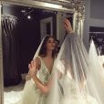 Nicole Trunfio, mariée sublime dans sa robe Steven Khalil. Photo publiée le 20 avril 2016.