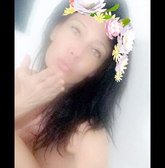 Nathalie des "Anges" en Hawaïenne sexy sur Instagram