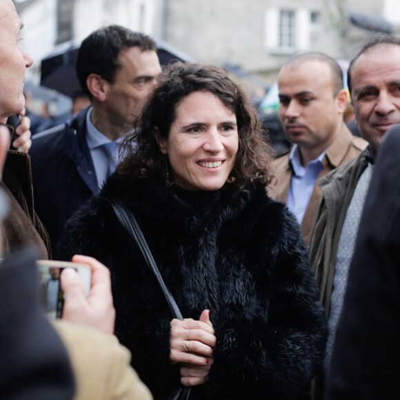 Mazarine Pingeot à l'occasion du 20ème anniversaire de la mort de François Mitterrand au cimetière de Jarnac le 8 janvier 2016