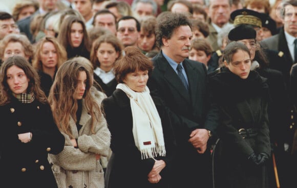 Danielle Mitterrand et Mazarine Pingeot aux funérailles de François Mitterrand le 11 janvier 1991 à Jarnac
