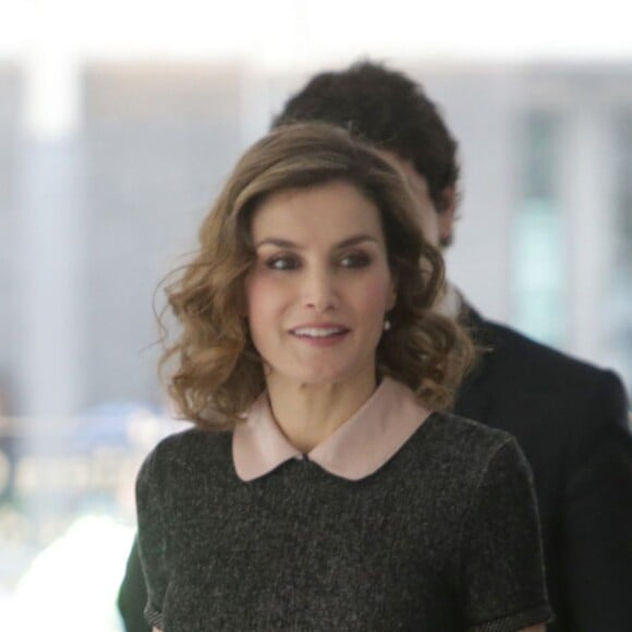 La reine Letizia d'Espagne arrive à une Conférence éducative internationale sur les maladies rares à Bilbao le 21 avril 2016