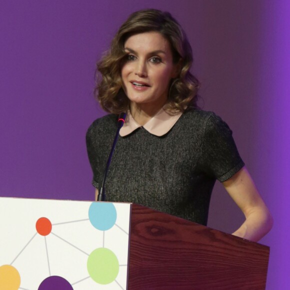 La reine Letizia d'Espagne arrive à une Conférence éducative internationale sur les maladies rares à Bilbao le 21 avril 2016