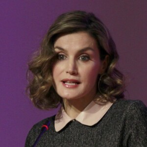 La reine Letizia d'Espagne arrive à une Conférence éducative internationale sur les maladies rares à Bilbao le 21 avril 2016