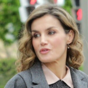 La reine Letizia d'Espagne arrive à une Conférence éducative internationale sur les maladies rares à Bilbao le 21 avril 2016