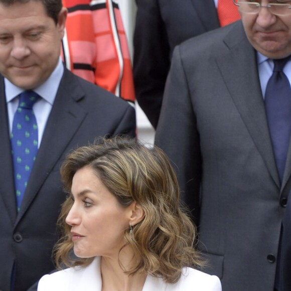 Le roi Felipe et la reine Letizia d'Espagne participaient à la réunion de la commission à l'occasion des 400 ans de la mort de Cervantes au palais de la Zarzuela à Madrid, le 14 avril 2016.