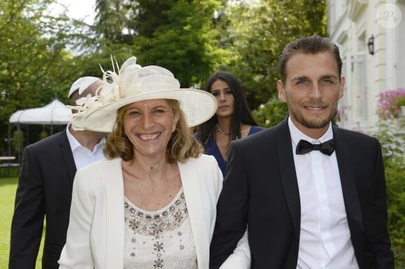 Exclusif - Prix Spécial - Alexandre et sa mère Linda - Mariage de Audrey et Alexandre de l'émission "Qui veut épouser mon fils saison 2" au Manoir des Cygnes à Le Coudray-Montceaux, le 6 juillet 2014.