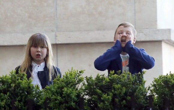 Stella et Liam, les enfants de Tori Spelling et Dean McDermott, à Paris le 19 avril 2016