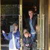 Dean McDermott et ses enfants Finn, Stella, Hattie et Liam à Paris le 19 avril 2016