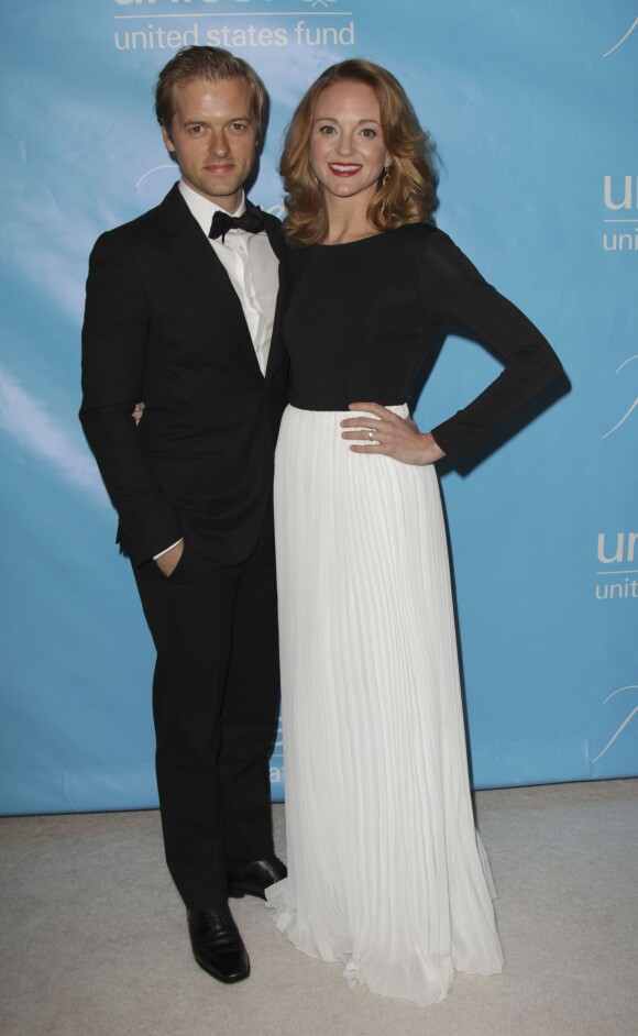 Jayma Mays et Adam Campbell à la soirée Unicef Ball à Los Angeles, le 8 décembre 2011