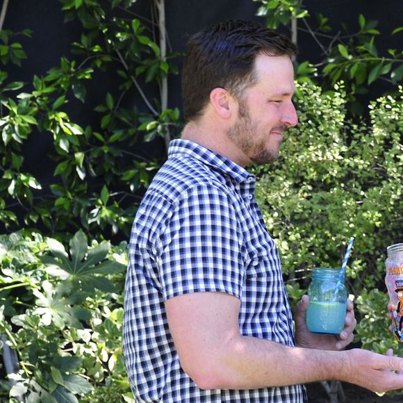 Tiffani Thiessen et son mari Brady Smith à Los Angeles, le 27 mars 2016