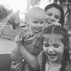 Tiffani Thiessen avec ses enfants Harper et Holt sur Instagram. Avril 2016
