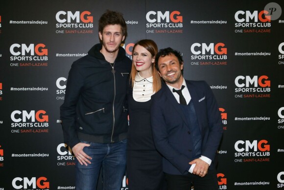 Jean-Baptiste Maunier, Elodie Frégé et Willy Rovelli à l'inauguration du CMG Sports Club ONE Saint-Lazare à Paris, le 28 avril 2016