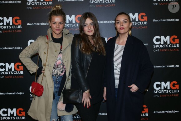 Emilie Albertini (à gauche) et Justine Fraioli (à droite) à l'inauguration du CMG Sports Club ONE Saint-Lazare à Paris, le 28 avril 2016