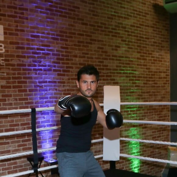 Christophe Beaugrand sur le ring à l'inauguration du CMG Sports Club ONE Saint-Lazare à Paris, le 28 avril 2016