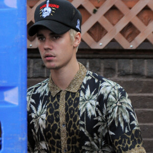 Justin Bieber se promène à Beverly Hills le 25 février 2016
