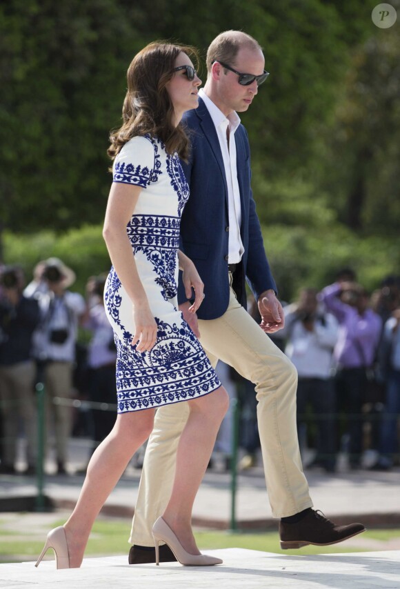 Le prince William et Kate Middleton devant le Taj Mahal le 16 avril 2016