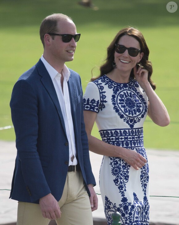 Le prince William et Kate Middleton devant le Taj Mahal le 16 avril 2016