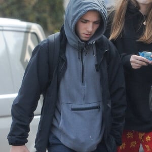 Exclusif - Rocco Ritchie, le fils de Madonna, se promène avec des amis à Londres, le 21 avril 2016.  For Germany call for price Exclusive - Rocco Ritchie pictured out and about walking with friends this morning in London.21/04/2016 - Londres