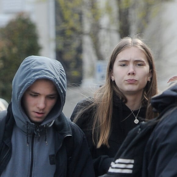 Exclusif - Rocco Ritchie, le fils de Madonna, se promène avec des amis à Londres, le 21 avril 2016.  For Germany call for price Exclusive - Rocco Ritchie pictured out and about walking with friends this morning in London.21/04/2016 - Londres