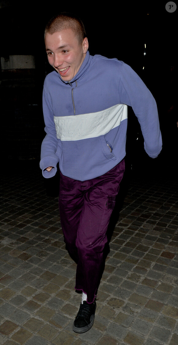 La chanteuse Madonna et son fils Rocco Ritchie vont dîner au Chiltern Firehouse restaurant à Londres, le 17 avril 2016. © CPA/Bestimage17/04/2016 - Londres