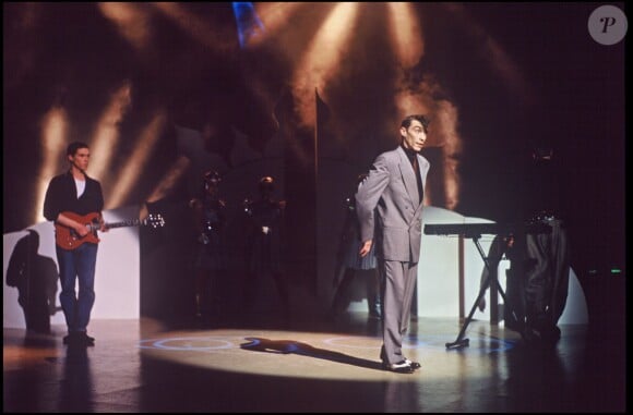 Le groupe L'Affaire Louis Trio (Hubert et Vincent Mounier et François Lebleu) en 1988 sur le plateau de l'émission Sébastien c'est fou