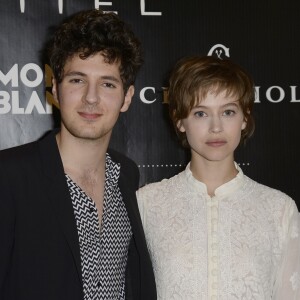 Vincent Lacoste et Lou de Laâge - 35e édition des Prix Romy Schneider & Patrick Dewaere dans les salons de l'hôtel Scribe à Paris le 2 mai 2016. © Coadic Guirec/Bestimage