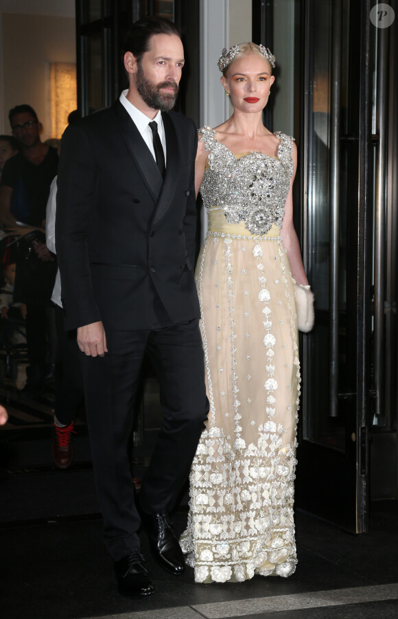 Kate Bosworth et son mari Michael Polish quittent le Mark Hotel pour se rendre au Metropolitan Museum of Art à New York, le 2 mai 2016.