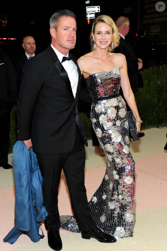 Ben et Naomi Watts - Met Gala 2016, vernissage de l'exposition "Manus x Machina" au Metropolitan Museum of Art. New York, le 2 mai 2016.