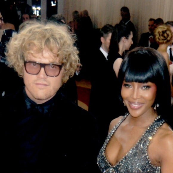 Le créateur Peter Dundas (Roberto Cavalli) et Naomi Campbell - Met Gala 2016, vernissage de l'exposition "Manus x Machina" au Metropolitan Museum of Art. New York, le 2 mai 2016.