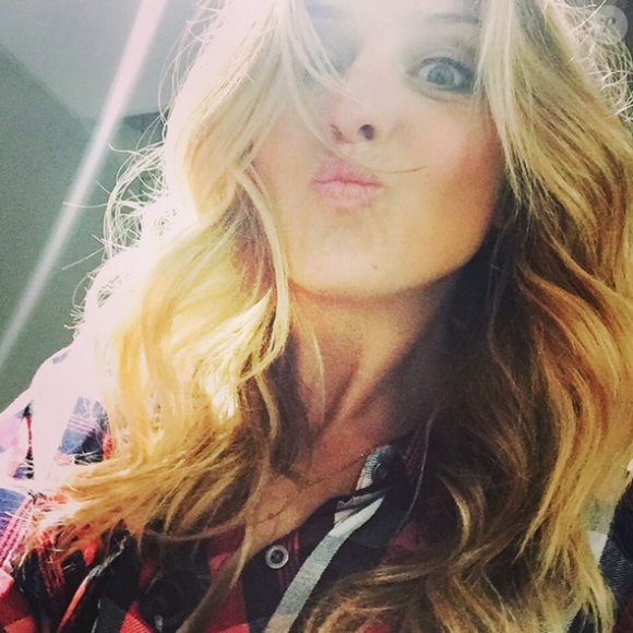 Emilie Picch : La chroniqueuse du Mad Mag prend la pose sur Instagram