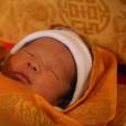 Jigme Namgyel Wangchuck, né le 5 février, lors de photos officielles publiées le 20 février.