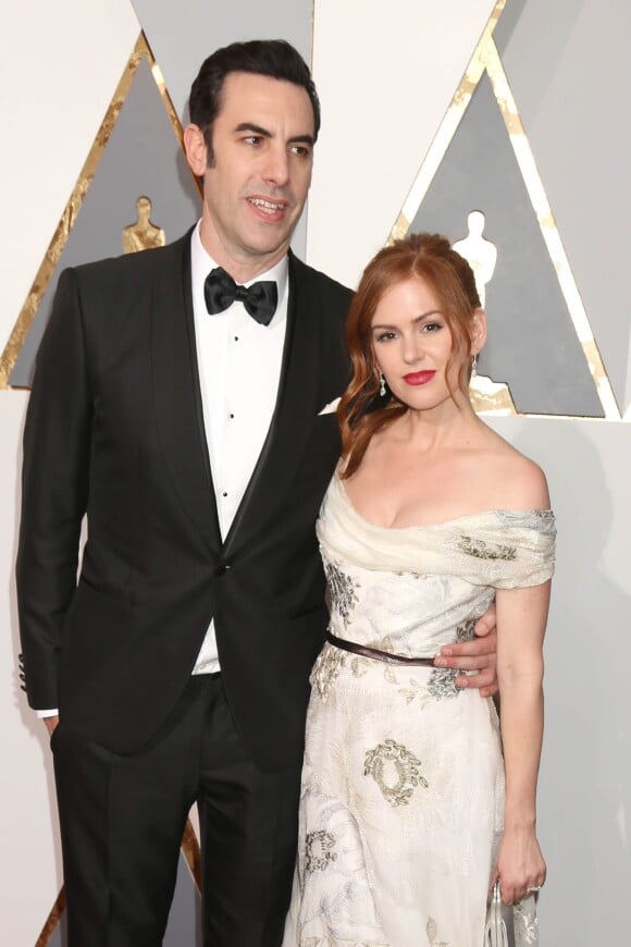 Sacha Baron Cohen et sa femme Isla Fisher - Photocall de la 88ème cérémonie des Oscars au Dolby Theatre à Hollywood. Le 28 février 2016