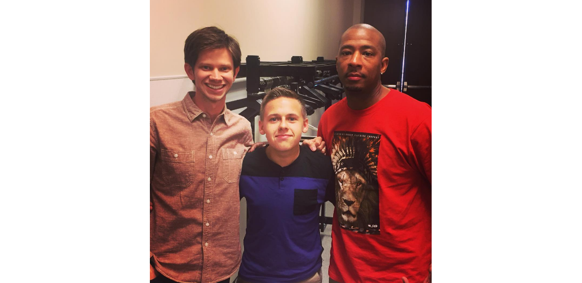 Photo Jackson Brundage et deux acteurs de la série Les Frères Scott lors d'une convention de