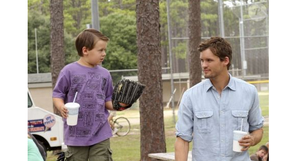 Jackson Brundage et Austin Nichols dans un épisode de la série Les Frères Scott. Photo publiée sur le site Allocine, le 15 septembre 2010.