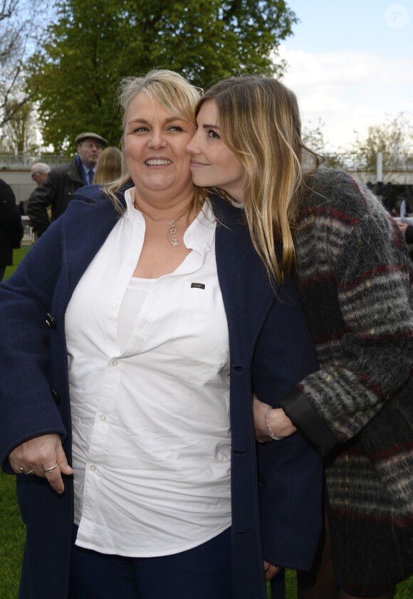 Valérie Damidot et Alexandra Rosenfeld lors des "Dimanches au Galop" à l'Hippodrome d'Auteuil à Paris le 17 Avril 2016. © Guirec Coadic / Bestimage
