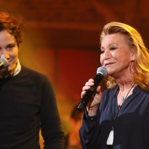 Exclusif - Vianney et Sheila, lors de l'enregistrement de l'émission Du côté de chez Dave à Paris, le 16 février 2016 (diffusion le 8 mai 2016 à 16h10 sur France 3).