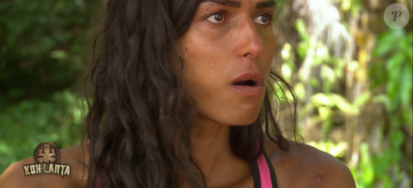 Karima en larmes - "Koh-Lanta 2016", épisode du 6 mai 2016, sur TF1. Ici la très jolie Karima.