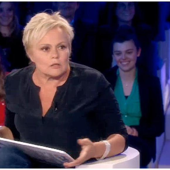 Muriel Robin, dans On n'est pas couché le samedi 7 mai 2016.