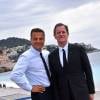 Steve Suissa, metteur en scène, et l'acteur Francis Huster sont sur la Promenade des Anglais après avoir participé à une conférence de presse le 2 mai 2016, à la mairie de Nice afin d'annoncer la création d'une troupe de théâtre dans la cité azuréenne. ©Bruno Bebert / Bestimage